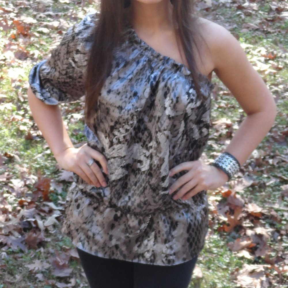 Grass Collection one shoulder shiny top size Large
